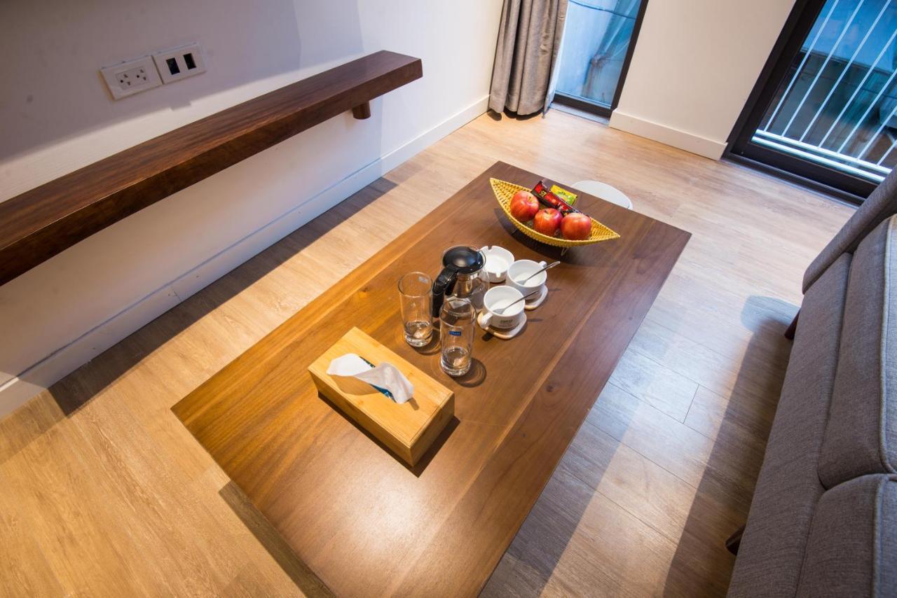 22Housing Hotel & Apartment 81 Linh Lang Hanoi Exterior foto